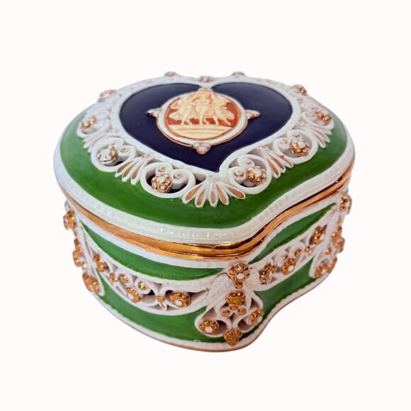 Italian Romantic Cameo Trinket Box Heart Shape Pierced Porcelain Jewelry Storage - Picture 3 of 16